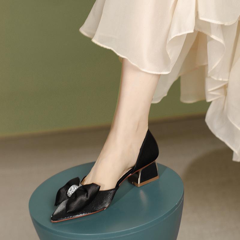 Baotou Sandals Women's Middle Heel Pointed 2025 New Summer Bow High Heels Thick Heel Fairy Style Hollow Single Shoes