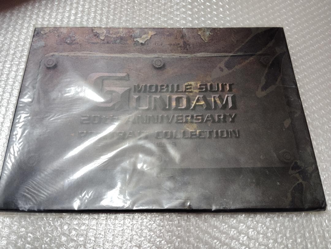 

[USED] 1998 Mobile Suit Gundam 20th Anniversary Limited Edition Portrait Collection
