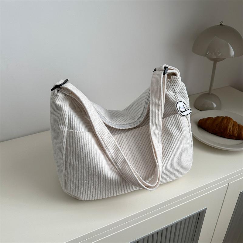 Modische, einfache Umhängetasche, Frühling, neue lässige Umhängetasche, Damen-Persönlichkeit und schöne Einkaufstasche mit großem Fassungsvermögen