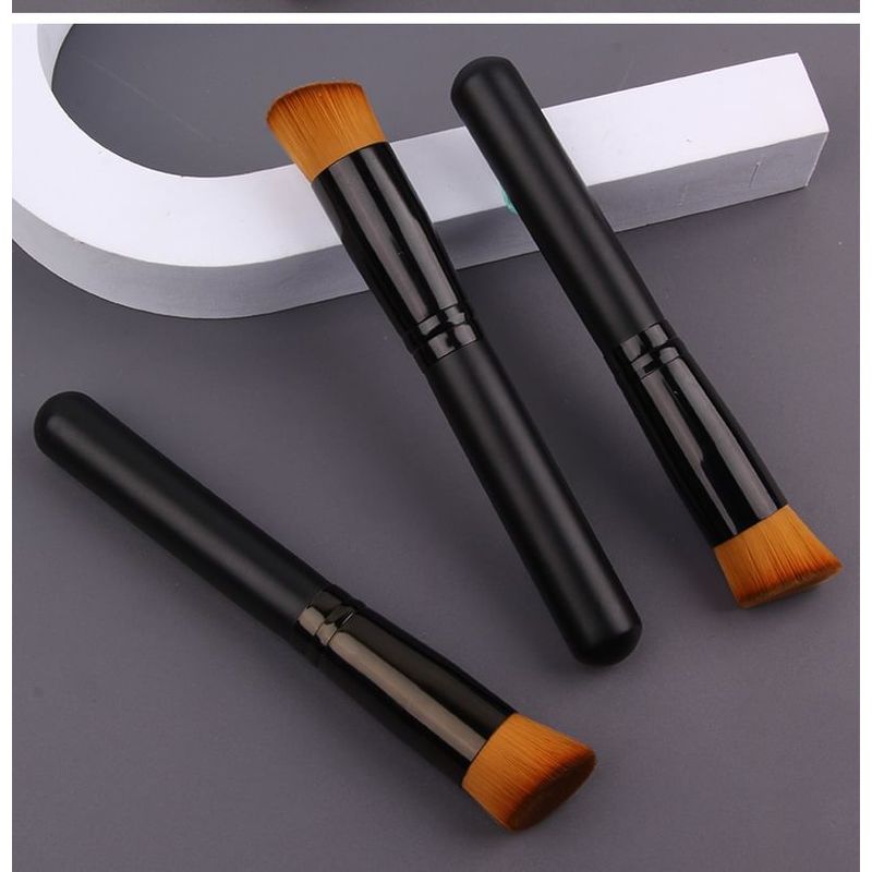 REGENBOOG - Slanted Foundation Brush