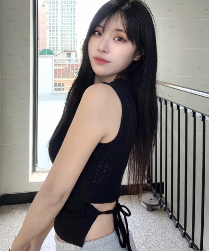 CATTLINE Back Ribbon Sleeveless Knit Black