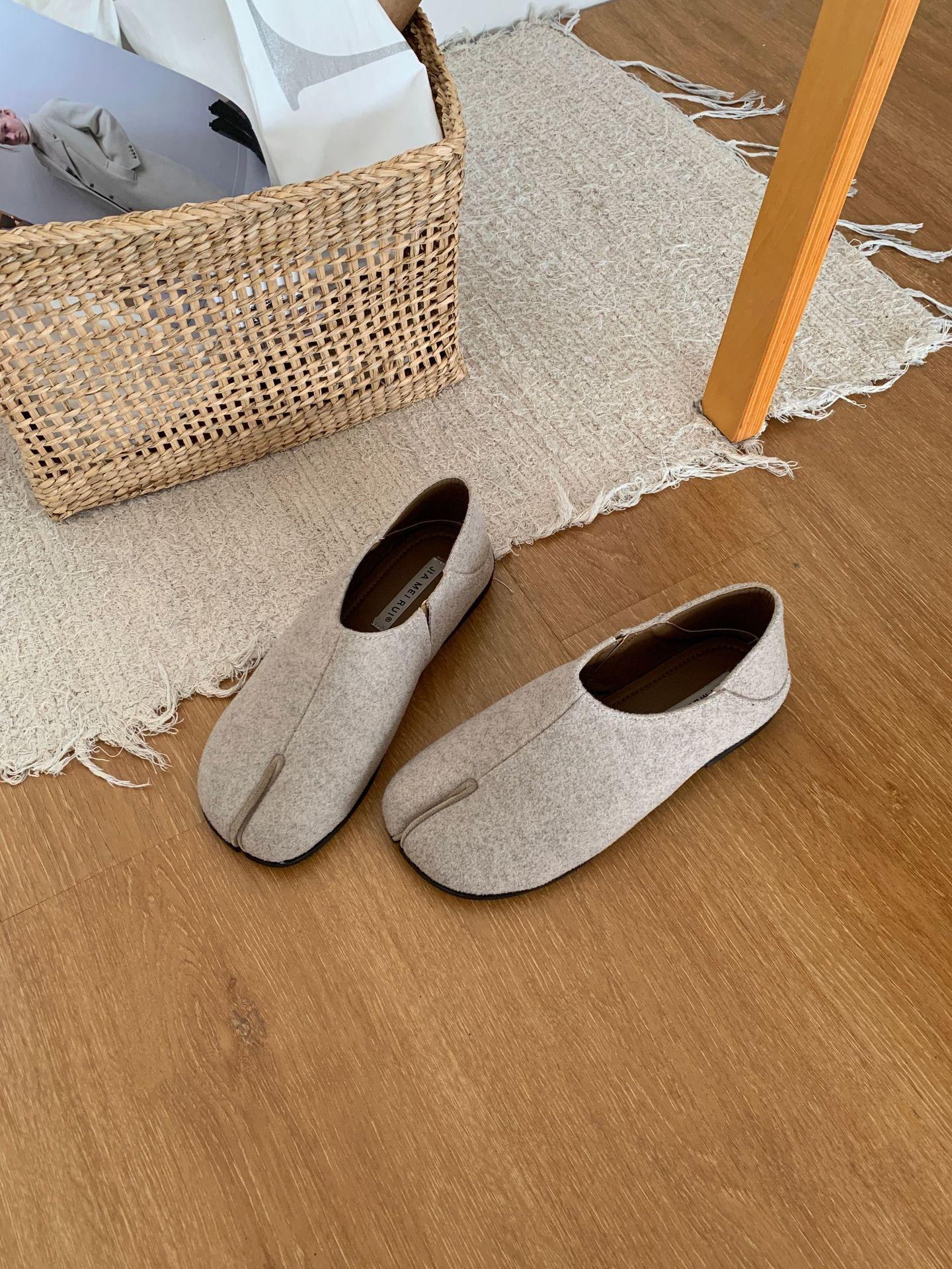 

2024 Ретро Жіночі Матові Шкіряні Лофери з Розділеним Носком 38 абрикосовий