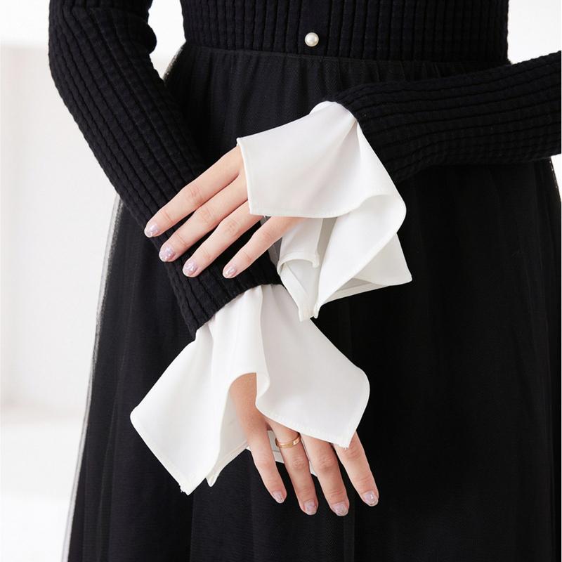 Fashion White Decorative Hand Horn Sleeves Elegant Flower Detachable Ruffle Flared Cuffs Winter Wrist Warmer