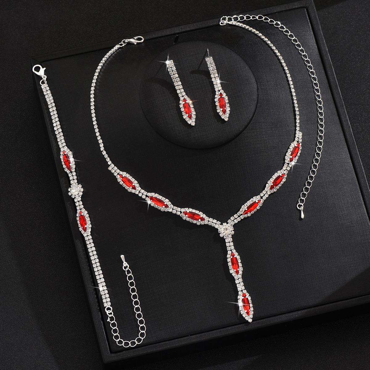 

Fashion versatile earrings bracelet three-piece set