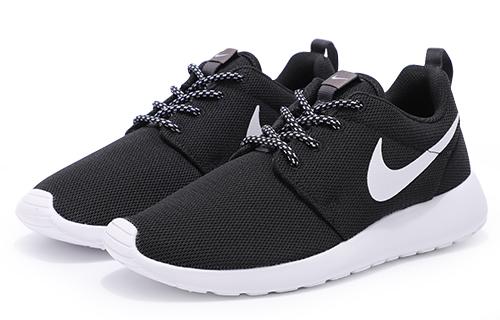 Nike Roshe One Black White Women's 844994-002