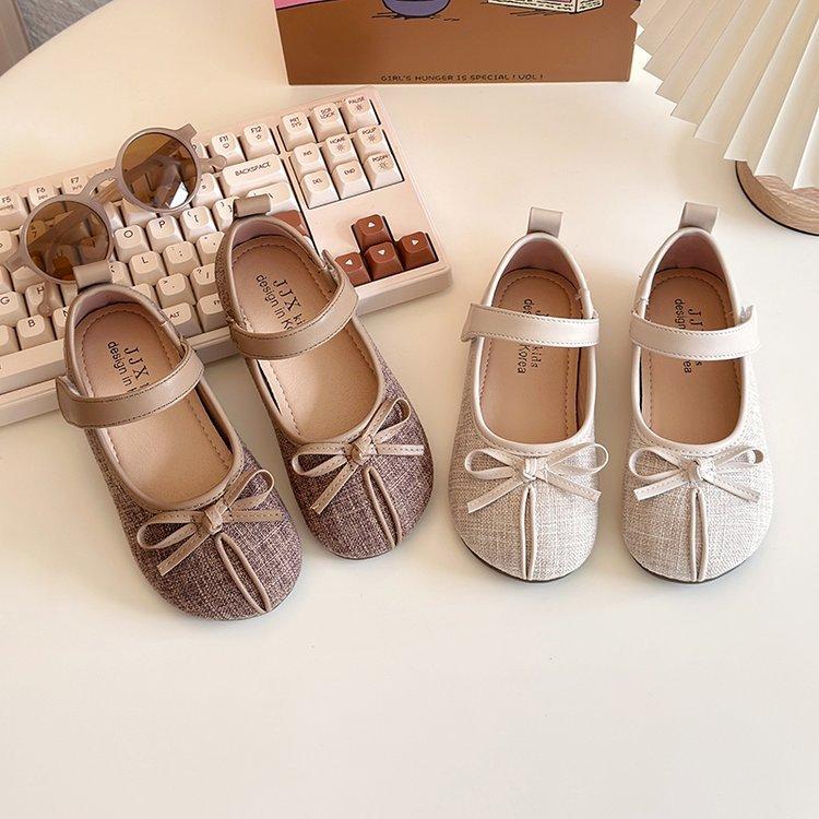 Girls' Korean version of Xiaoxiangfeng bow versatile small leather shoes 2025 spring and autumn new Velcro princess shoes performance shoes