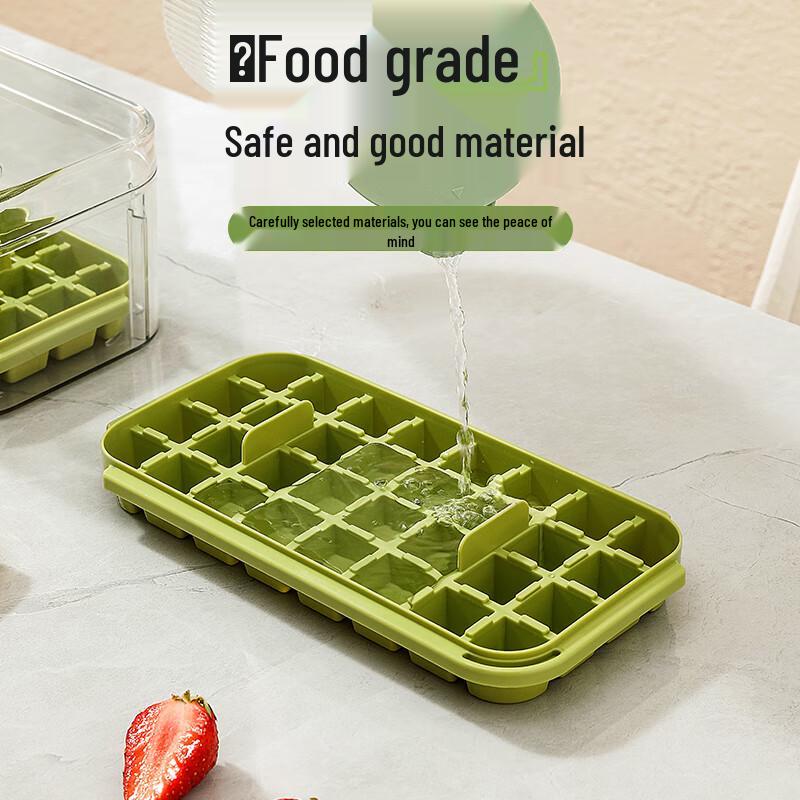 Ice Cube Tray with Scoop