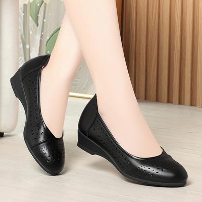 Weichsohle Mutter Schuhe Sommer Loch Sandalen Weiches Leder Bequeme Lederschuhe Atmungsaktive Einzelne Schuhe Mittelalterlich Ältere