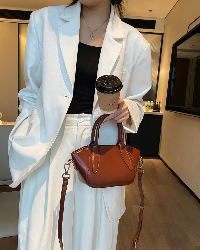 Premium First Layer Oil Wax Cowhide Single Shoulder Crossbody Dumpling Bag Wing Bag Texture Portable Commuter Bag Genuine Leather Women's Bag