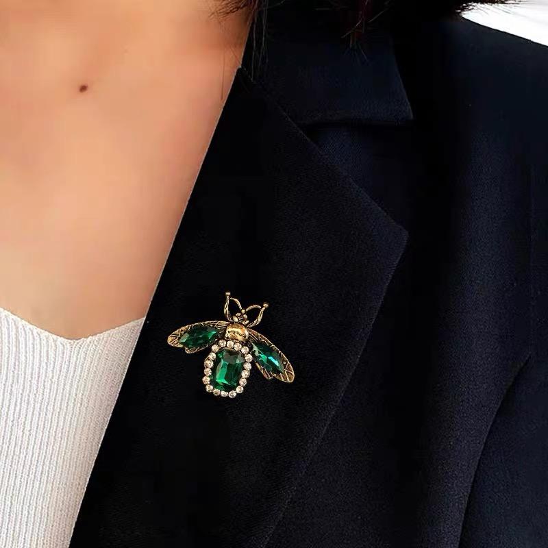 Vintage Retro Bee Rhinestone Brooch Women Crystal Insect Champagne Corsage Party Dress Jewelry