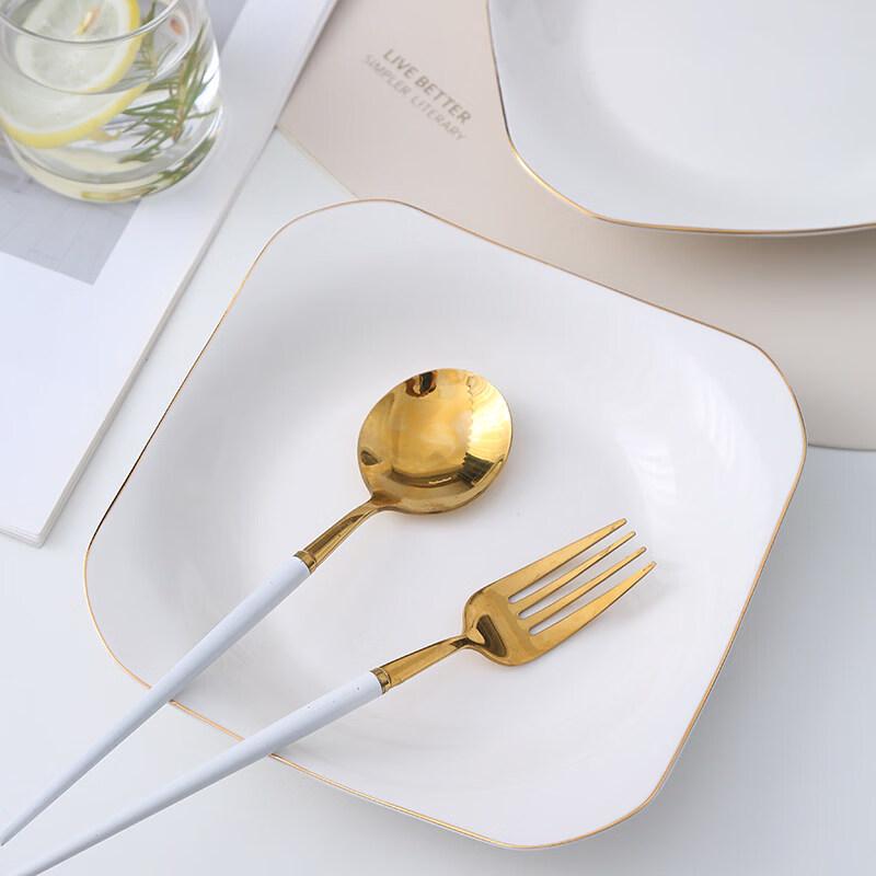 Assiette plate en céramique de style nordique