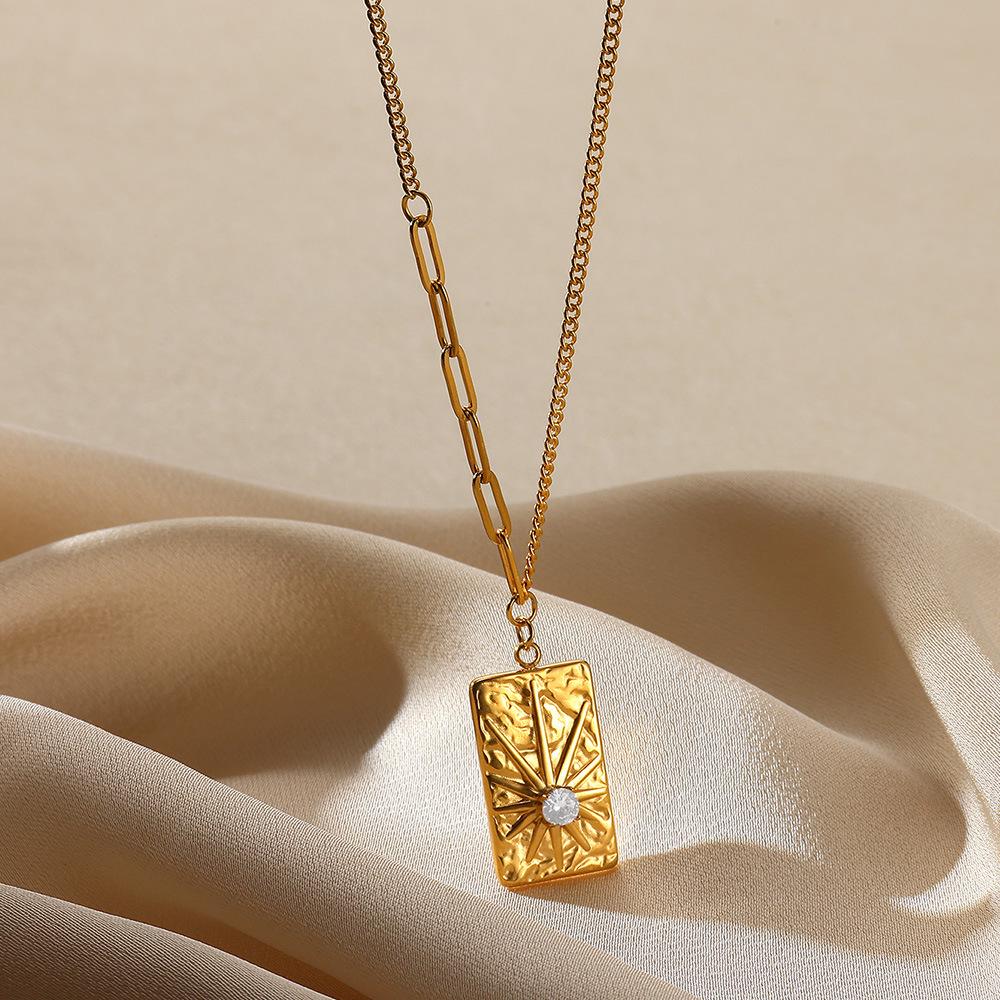 European & American Fashion Stainless Steel Women's Necklace - Trendy Luxury Clavicle Chain for Daily Wear