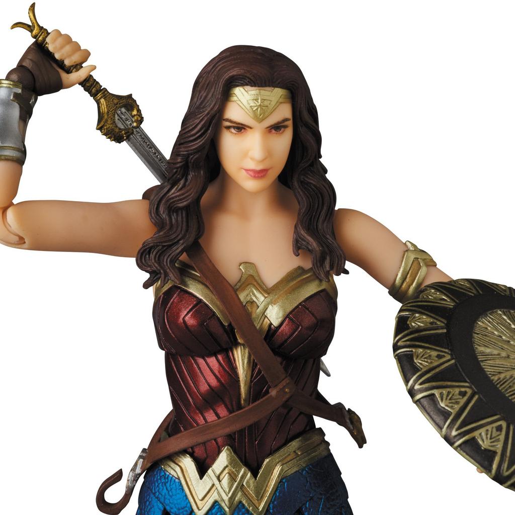 Figurine d'action MAFEX WONDER WOMAN ABS peinte « Wonder Woman » sans échelle & ATBC-PVC