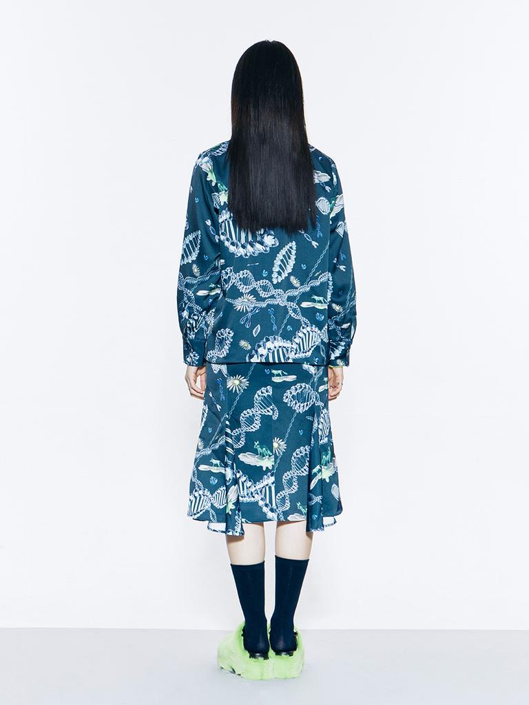 VEGAN TIGER Print Heart Button Blouse (Navy)