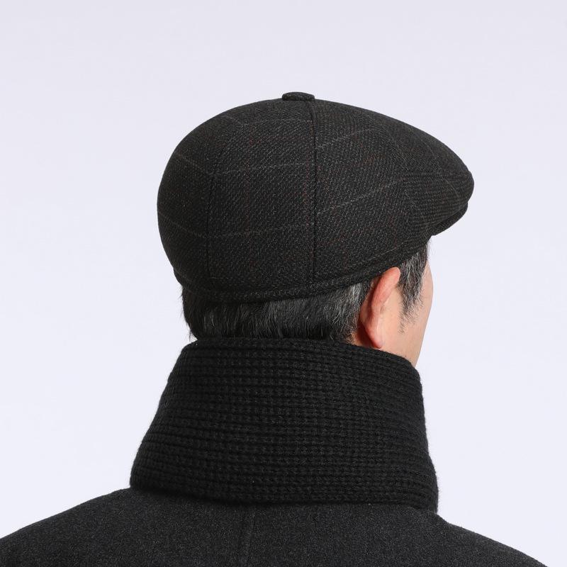 Stylish Duckbill Cap for Middle-Aged and Elderly Men - Warm, Velvet-Lined, Casual Hat for Autumn and Winter Outdoors.