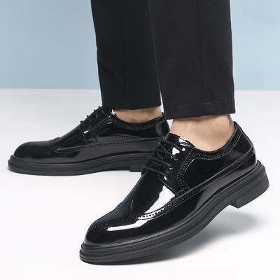 Modische Herrenschuhe aus neuem Leder Brogue Casual Herren Leder Retro flache Schuhe Vielseitige Outdoor Party Hochzeitsschuhe