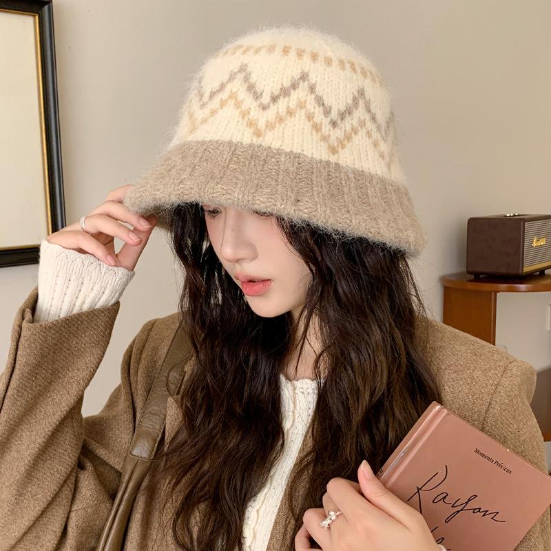 1pc Winter Warm Fashion Women with Flower Cloche Caps Warm Knitted Bucket Bowler Hat Vintage Wrinkled Beanie Cap for Tralve Wear