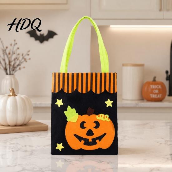 Non-woven Halloween Totes Candy Bag Cute Pumpkin Ghost Tote for Kids Spooky Festive Party Favor Cartoon Pattern Treat Bag Party Trick or Bags