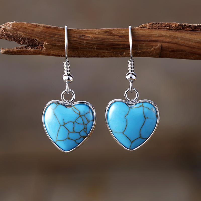Simple and sweet natural stone love earrings, studs, light luxury jewelry earrings.