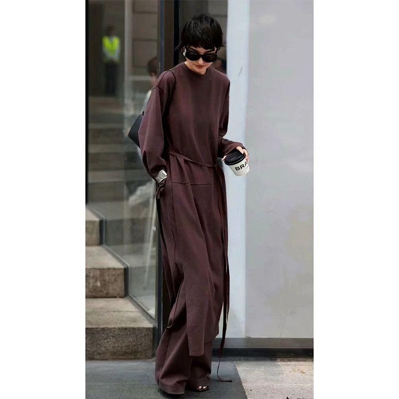 

Европейская станция Женская одежда 2024 Ранняя осень Свободный пуловер Длинная футболка с эластичными брюками Костюм Набор из двух предметов Мода Coffee L