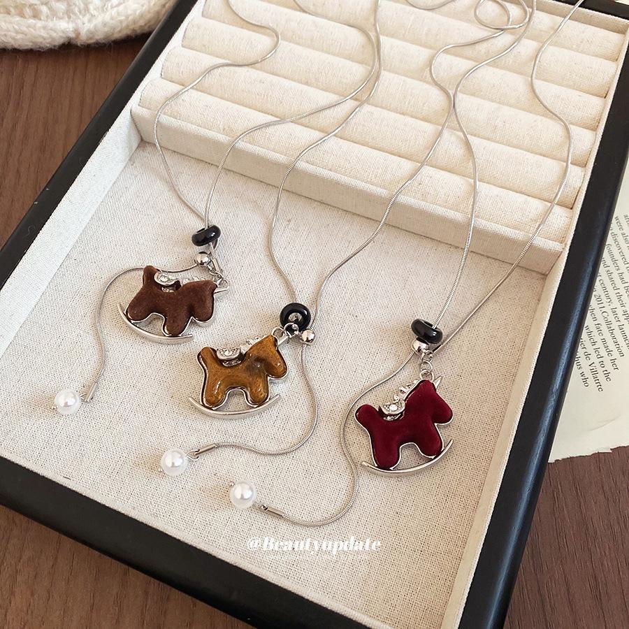European & American Zircon Resin Rocking Horse Pendant Sweater Necklace - Versatile High-End Autumn/Winter Fashion