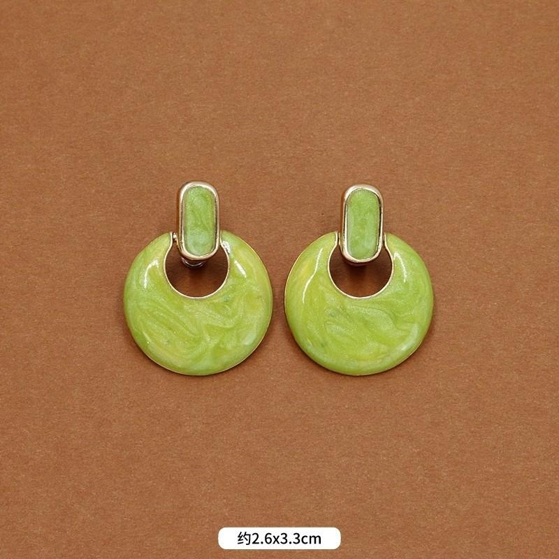 Autumn and winter niche French retro court enamel stud earrings femininity fashionable personality exaggerated Hong Kong style small fragrant ear