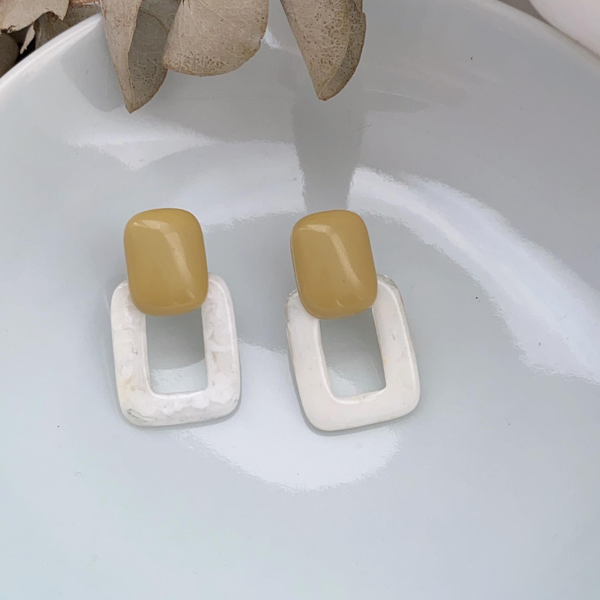 

French Retro Square Stud Earrings - 2024 Trendy Design for Women