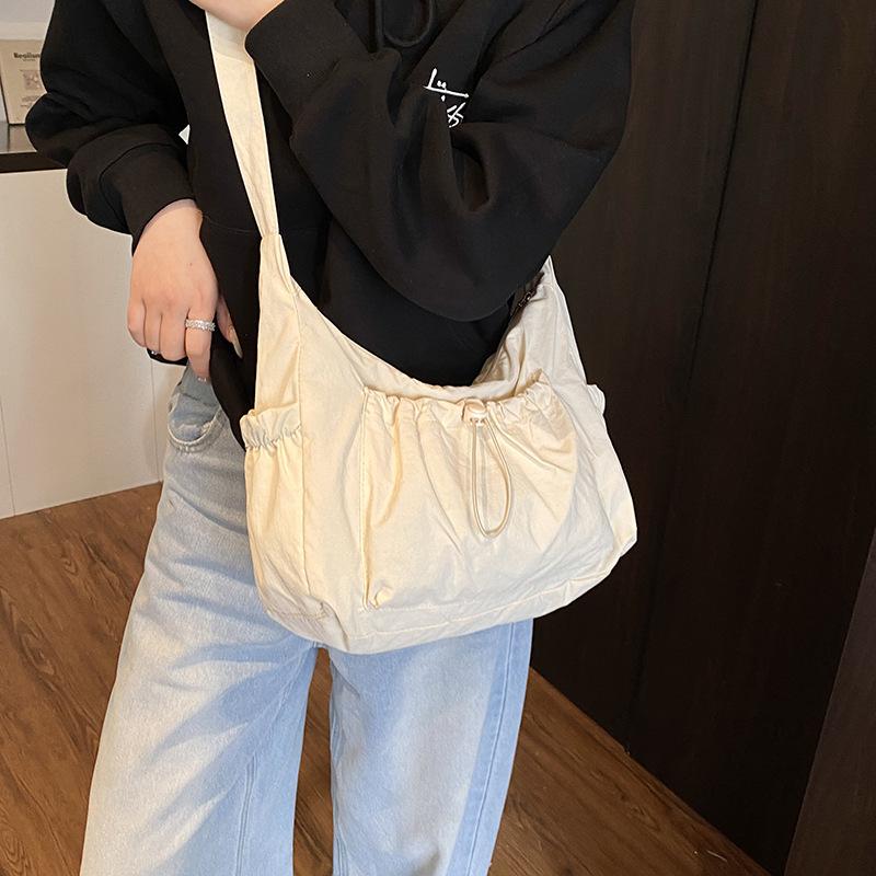 Fashion Cloud Bag Large Capacity Shoulder Bag 2025 Niche Design Messenger Bag Pleated Lightweight Tote Bag Women