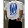 Una T-shirt Giapponese da Uomo con Fantasia di Sardine, Perfetta per un Look Estivo Comodo e Casual