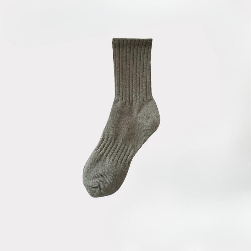 Men's Spring and Autumn Solid-color Comfortable and Versatile Sports Student Mid Calf Cotton Socks