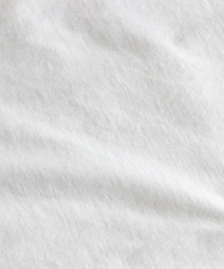 MAINBOOTH [Kiss] Firework T-Shirt (White)