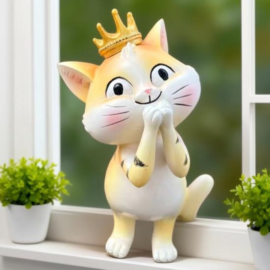 Niedliche Katzenfigur Kleine Harz-Katzenskulptur mit Krone Cartoon-Schreibtischornament für Zuhause Büro Auto Dekor Geschenk für Katzenliebhaber