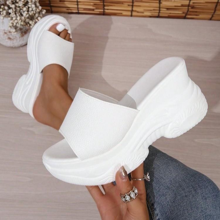 2025 new summer outer slippers women's muffin thick bottom heightening non-slip beach sandals casual slope heel slippers women