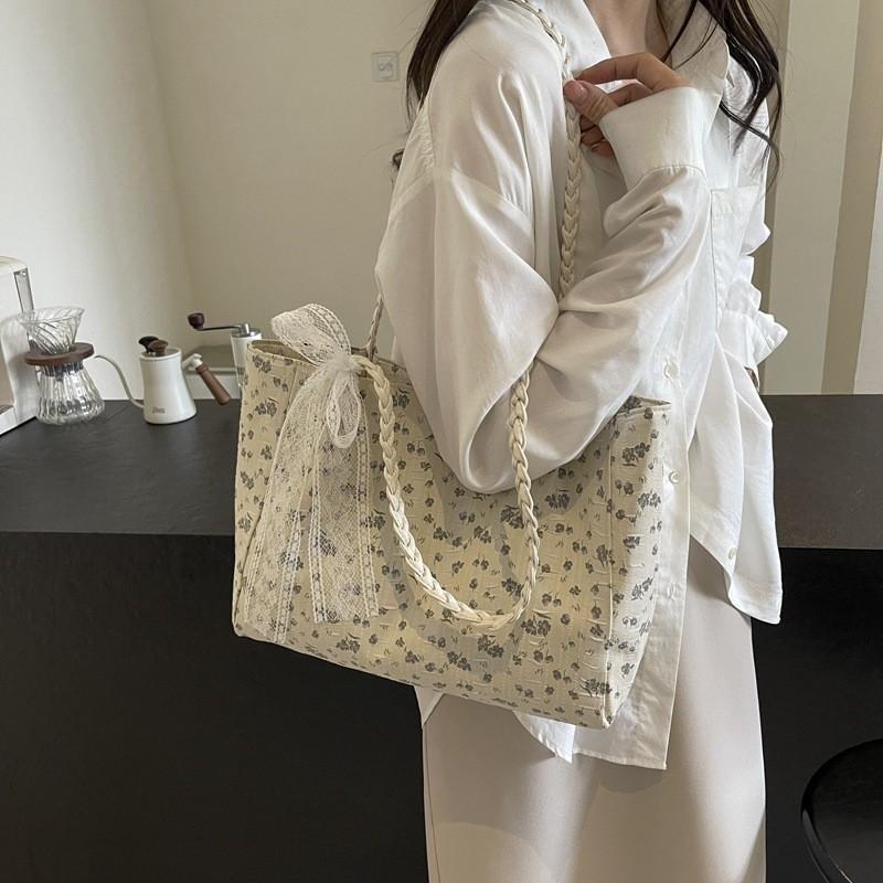 Large Capacity Canvas Floral Tote Bag For Women Stylish Shoulder Bag For Daily Commute