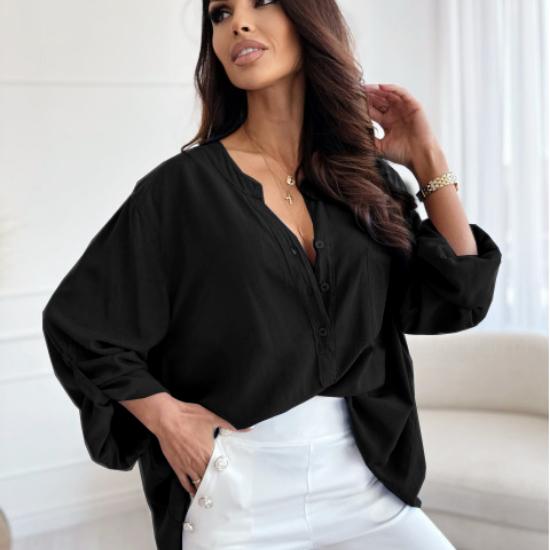 Einfache und locker sitzende einreihige einfarbige Bluse mit halboffenem Kragen