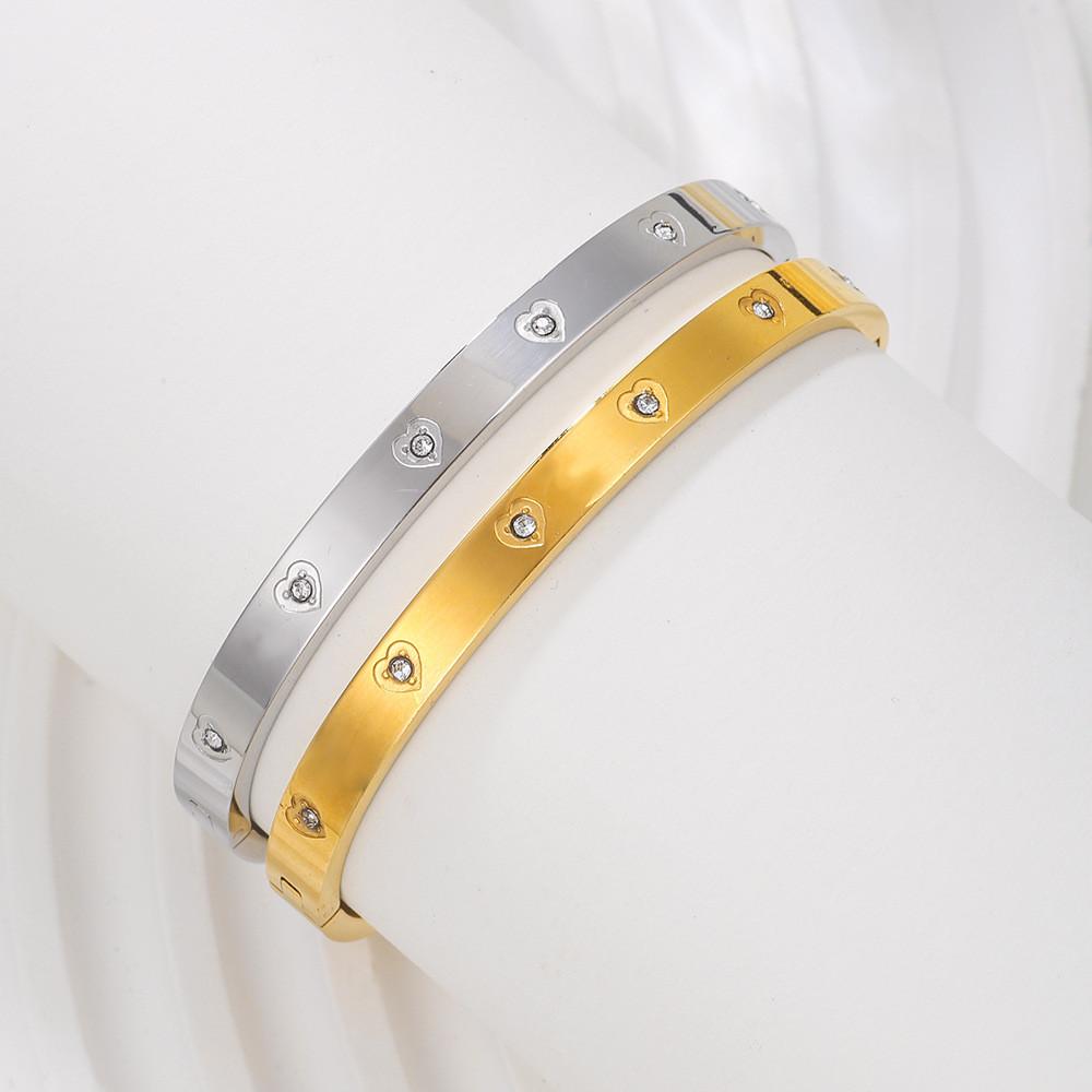 Modernes Titanstahlarmband mit Herzmuster für Damen und Herren Modeschmuck