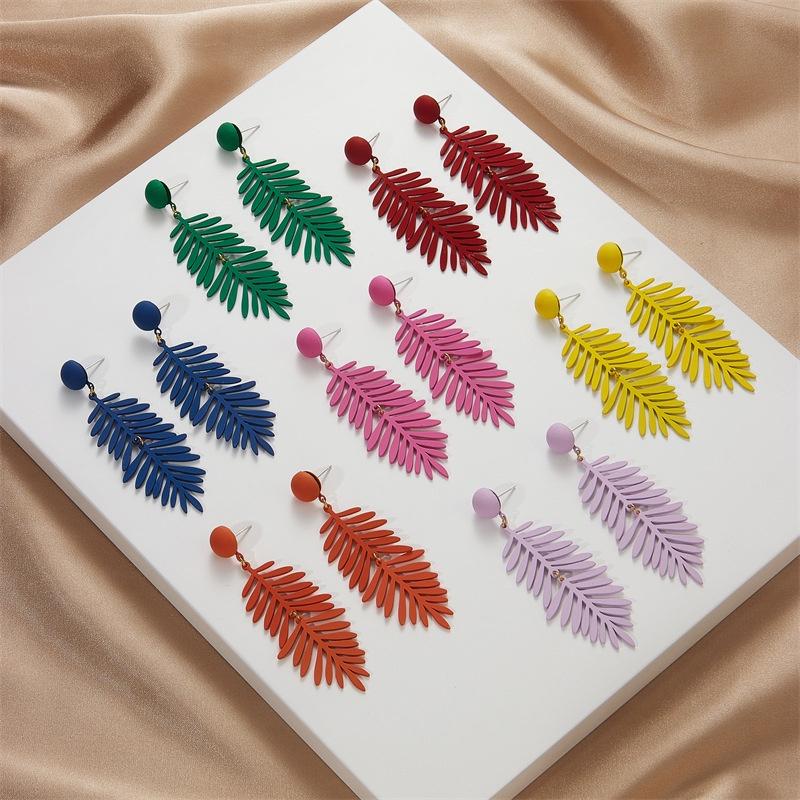 Pinkdudu Fashion Exaggeration Colorful Leaf Earrings Simple Candy-Colored Acrylic Stud Earrings for Women Jewelry Gifts PD901