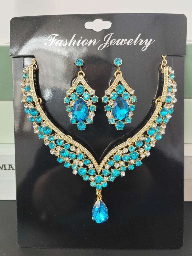 2026 Big Water Drop Jewelry Direct Sales European and American Necklaces Earrings Two-piece Set Flower Bride Retro High-end Design Set