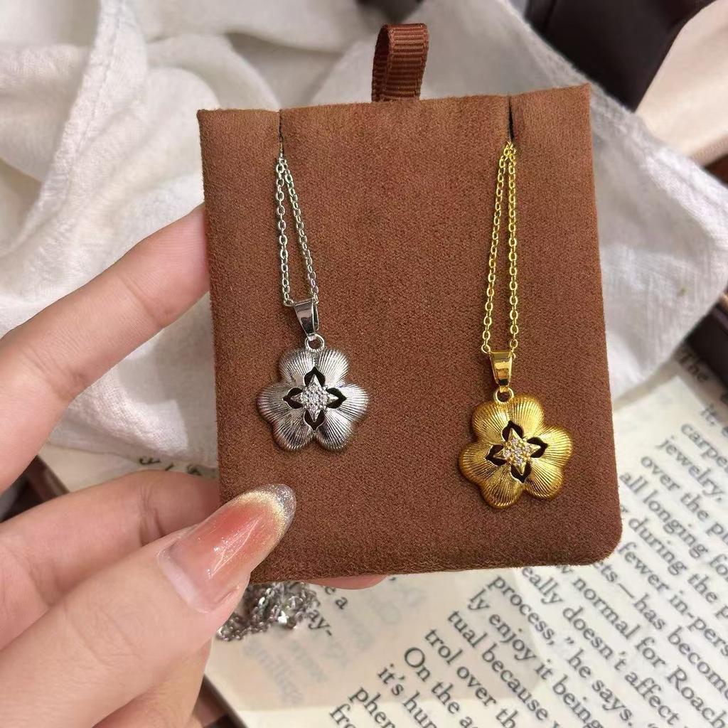 Douyin Live Broadcast Hollow Brushed Four-leaf Clover Pendant Necklace Female High-end Court Style Clover Collarbone Chain