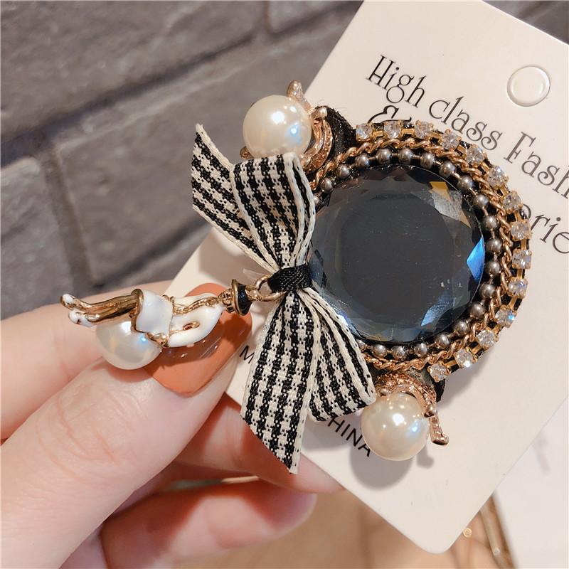Brand Design Cloth Brooch Retro Character Bow Pearl Pin Brooches Clothing Accessories