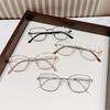 Photochromic Anti-Blue Light Cat-Eye Myopia Glasses - European/American Style, Metal Frame, Fashionable Non-Prescription Eyewear.