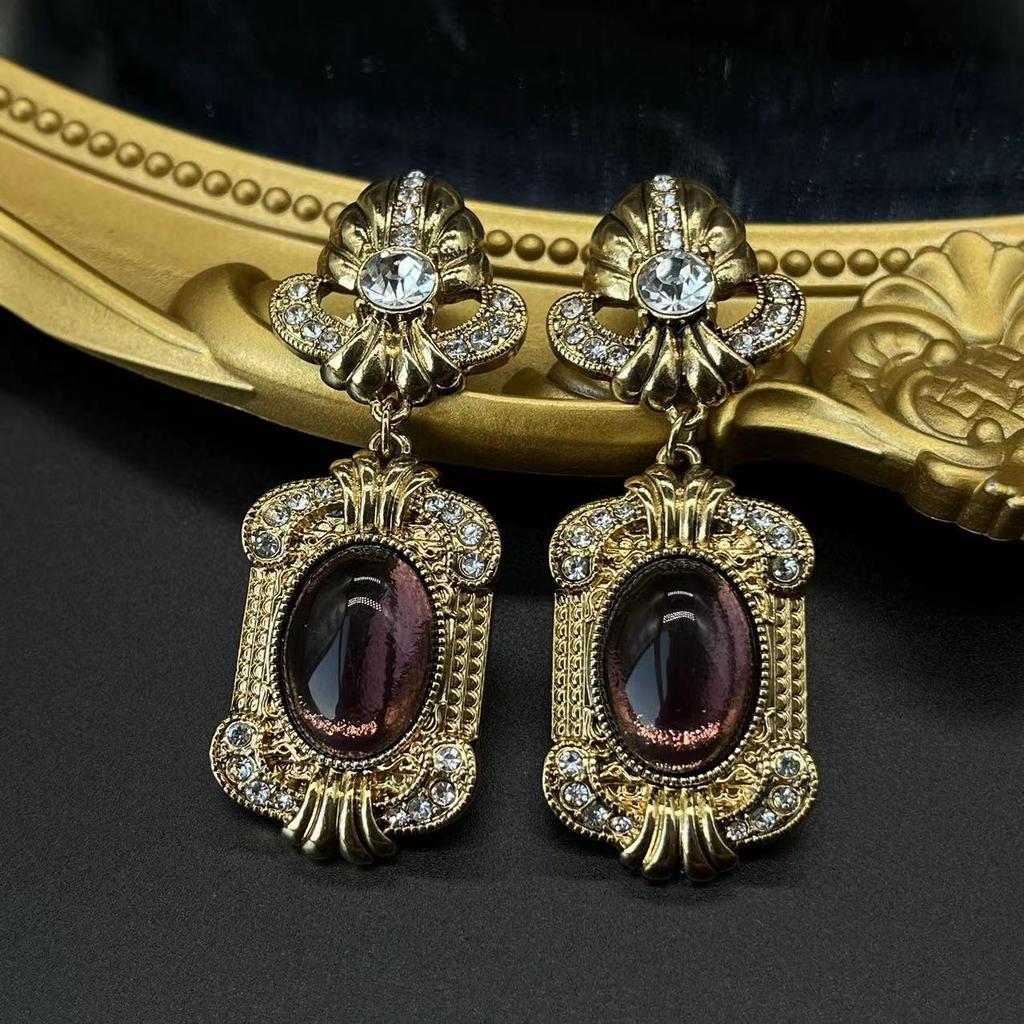Vintage Court-Style Square Crystal Pendant Earrings with Rhinestone Inlay - Luxury Retro Design