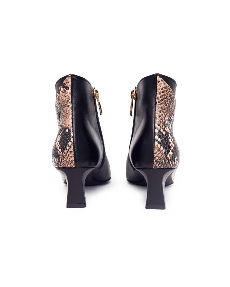 Missue Diagonal Boots