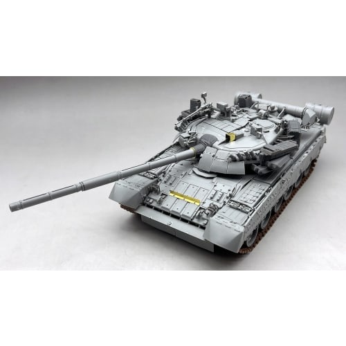 Amusing Hobby 1/35 T-80UM-2 Plastic Model Kit AMH35A068 (Tank)