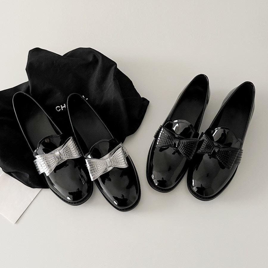 French bow one pedal round head patent leather thick heel loafers women's spring 2025 new small leather shoes single shoes
