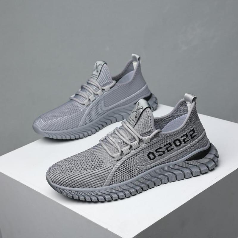 New Lightweight Men's Shoes Fly-woven Mesh Sneakers Men's Casual Fashion Versatile Dad Shoes