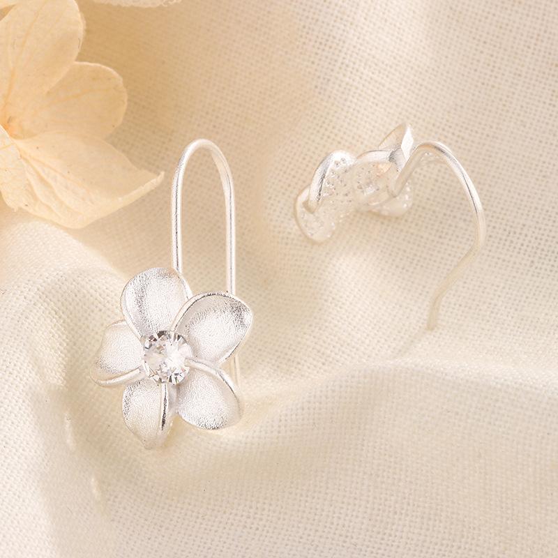 S925 Silver Diamond Flower Stud Earrings For Women Lightweight Niche High End Elegant Jewelry