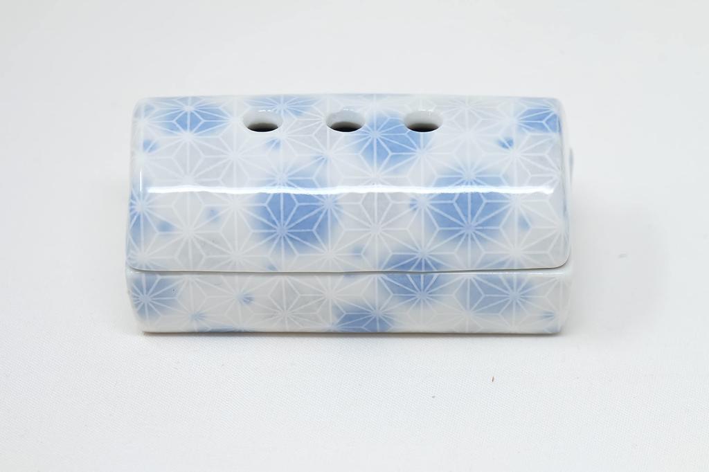 Horizontaler zylindrischer Räucherstäbchenhalter, zum Ablegen von Räucherstäbchen, Hergestellt in Japan, Mino-Keramik, Irodori Sashiko Blau, für Yoga, Meditation, Achtsamkeit,