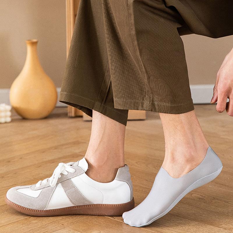 New Summer Invisible Socks For Male Nylon Ice Silk Non-slip Socks No Trace Casual Breathable Classic Men's Socks Breathable