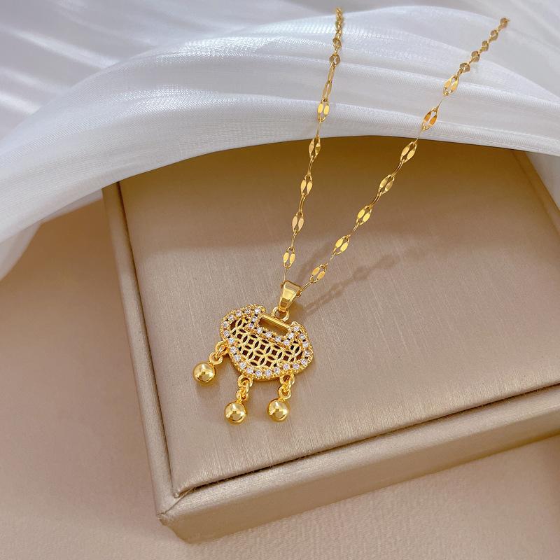 Titanium Steel Gold Safety Lock Necklace Korean Version Girlfriend Collarbone Chain Simple New Pendant Jewelry